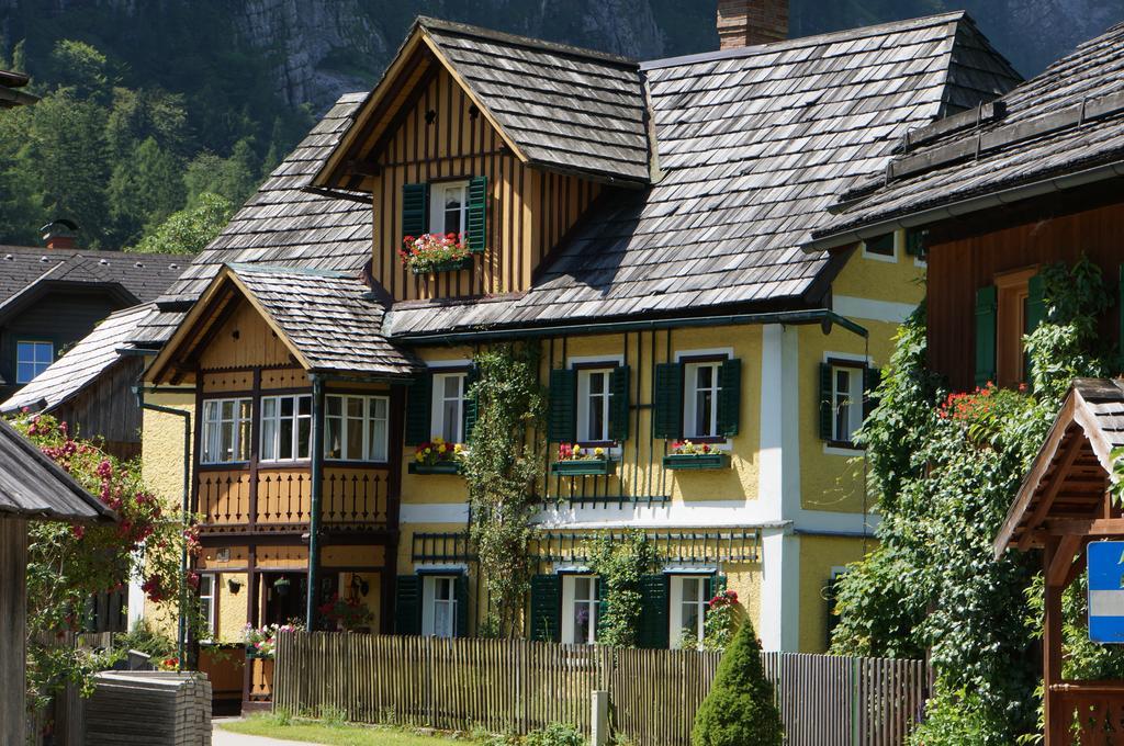 Gasthof Pension Grüner Anger Hallstatt Exterior foto